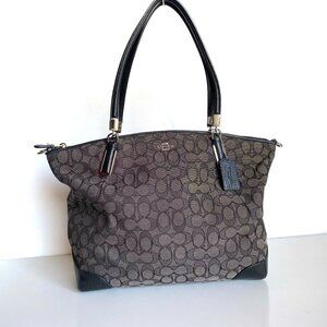 Coach Kelsey Satchel In Signature Jacquard